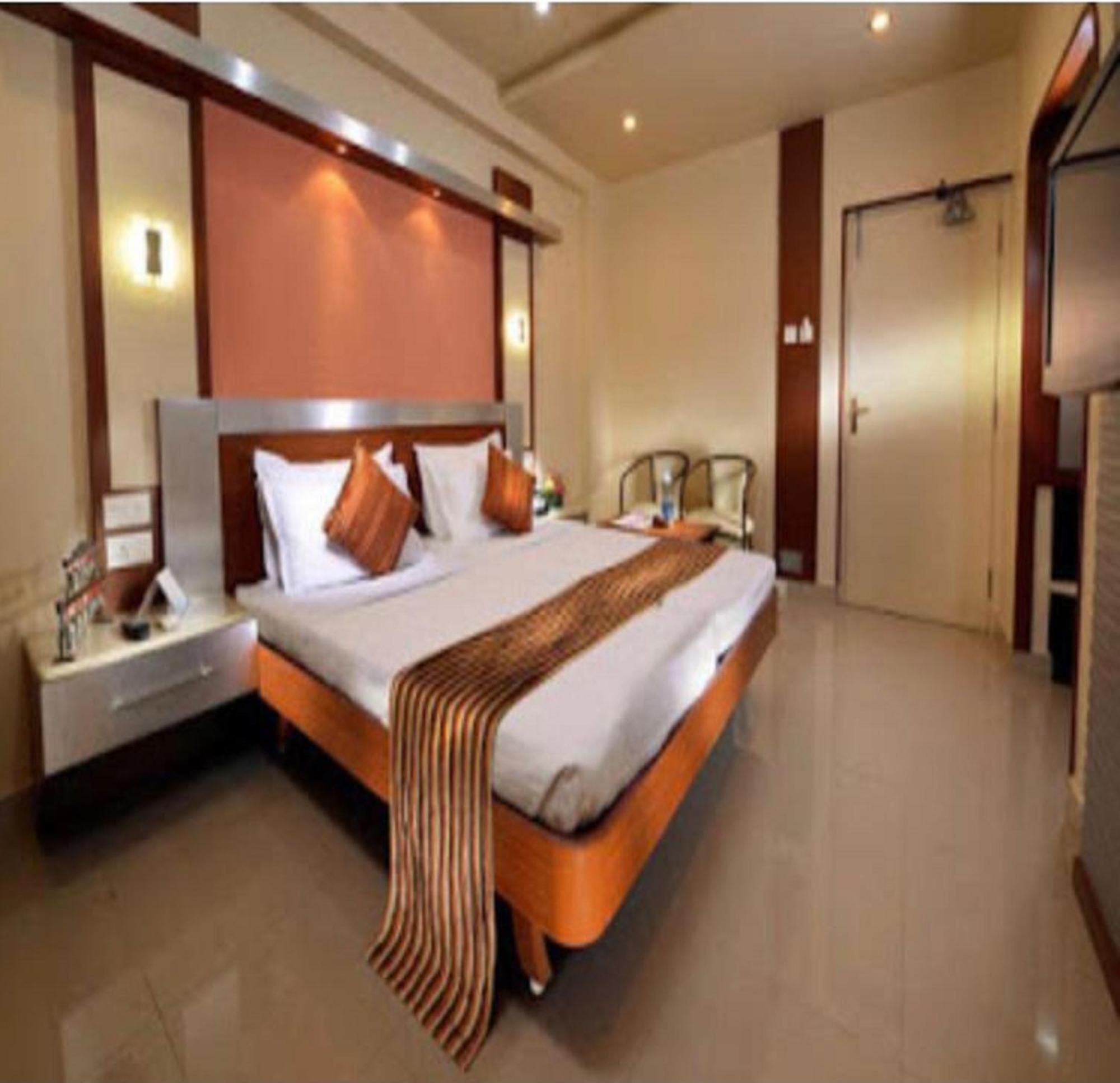 Navaratna Delight Coimbatore Exterior foto
